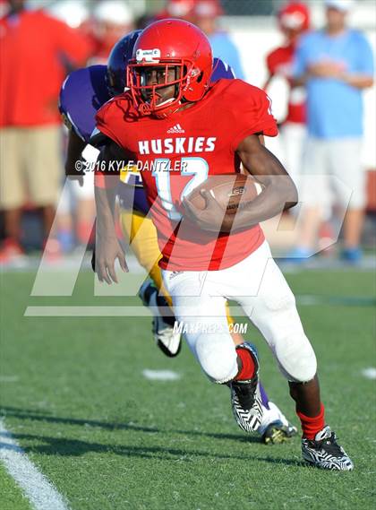 Thumbnail 2 in Hirschi @ Sanger photogallery.