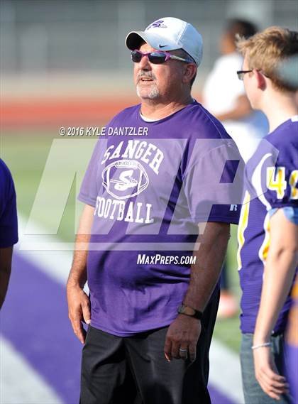 Thumbnail 2 in Hirschi @ Sanger photogallery.