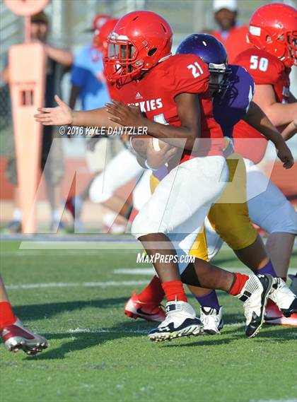 Thumbnail 2 in Hirschi @ Sanger photogallery.