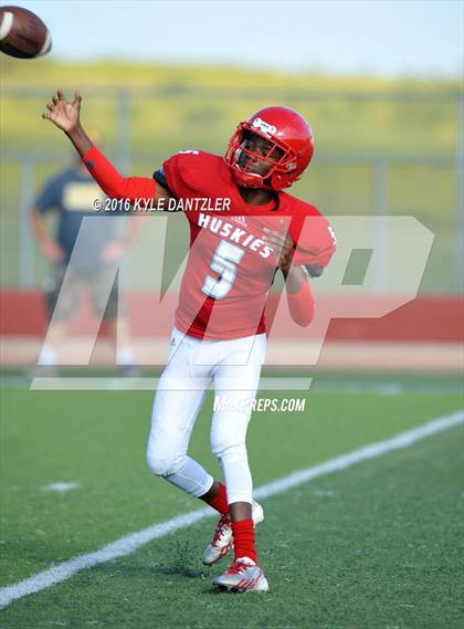 Thumbnail 3 in Hirschi @ Sanger photogallery.