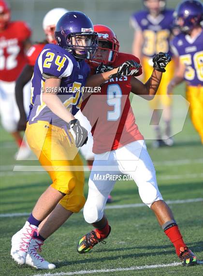 Thumbnail 2 in Hirschi @ Sanger photogallery.