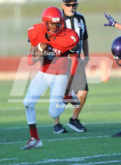 Thumbnail 2 in Hirschi @ Sanger photogallery.