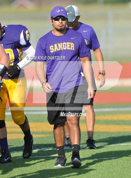Thumbnail 2 in Hirschi @ Sanger photogallery.