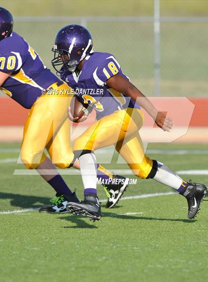 Thumbnail 2 in Hirschi @ Sanger photogallery.