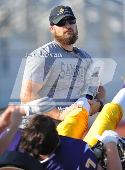Thumbnail 1 in Hirschi @ Sanger photogallery.