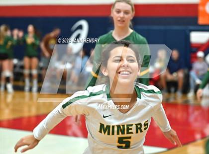 Thumbnail 2 in Liberty vs. Bishop Manogue (Durango Fall Classic) photogallery.