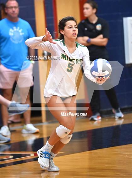 Thumbnail 3 in Liberty vs. Bishop Manogue (Durango Fall Classic) photogallery.