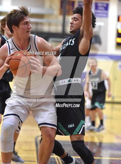 Thumbnail 2 in Emerald Ridge vs. Bellarmine Prep photogallery.