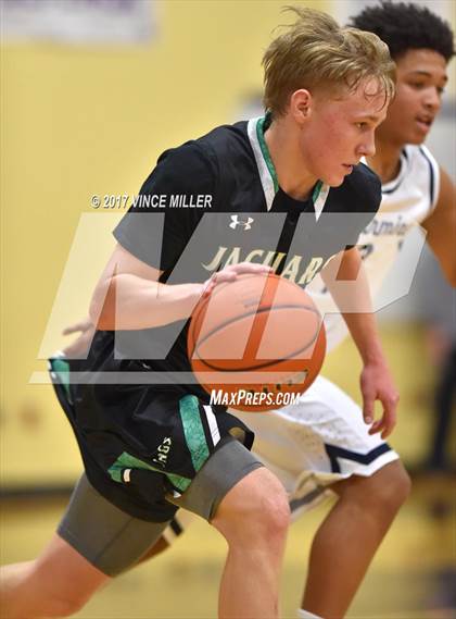 Thumbnail 2 in Emerald Ridge vs. Bellarmine Prep photogallery.