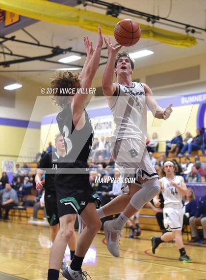 Thumbnail 2 in Emerald Ridge vs. Bellarmine Prep photogallery.