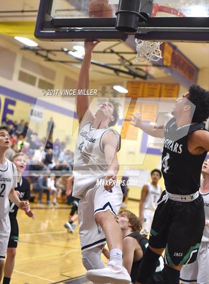Thumbnail 1 in Emerald Ridge vs. Bellarmine Prep photogallery.
