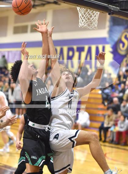 Thumbnail 2 in Emerald Ridge vs. Bellarmine Prep photogallery.