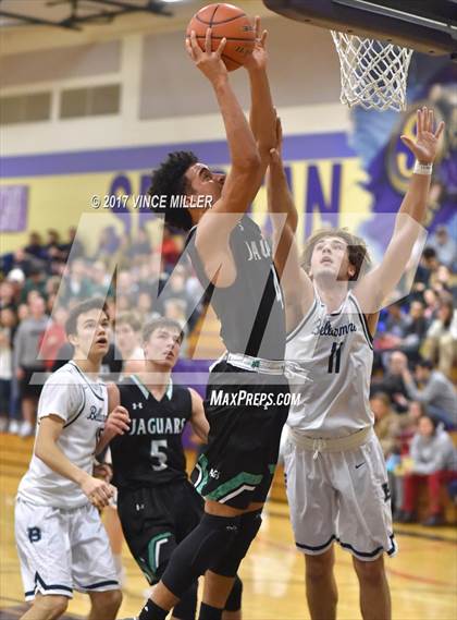 Thumbnail 3 in Emerald Ridge vs. Bellarmine Prep photogallery.