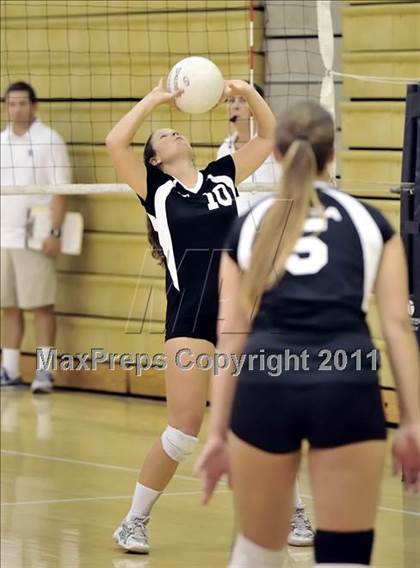 Thumbnail 2 in Costa Mesa vs Santa Margarita (Aloha Cougar Classic) photogallery.