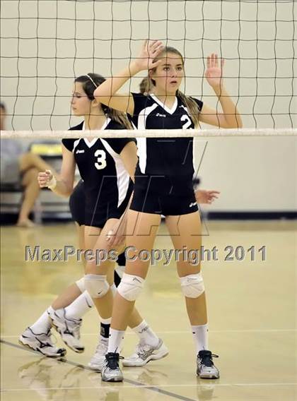 Thumbnail 2 in Costa Mesa vs Santa Margarita (Aloha Cougar Classic) photogallery.