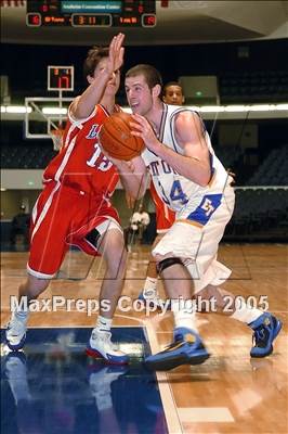 Thumbnail 2 in Los Alamitos vs El Toro (Anaheim Holiday Classic) photogallery.
