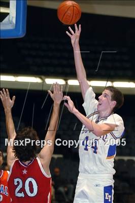 Thumbnail 3 in Los Alamitos vs El Toro (Anaheim Holiday Classic) photogallery.