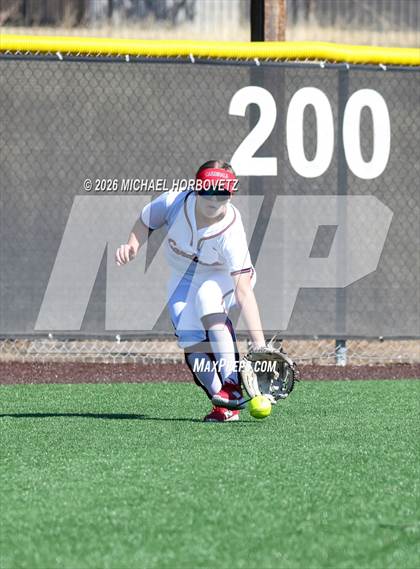 Thumbnail 2 in John Paul II vs. Aledo photogallery.