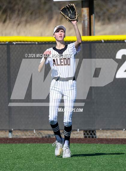 Thumbnail 2 in John Paul II vs. Aledo photogallery.