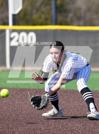 Thumbnail 1 in John Paul II vs. Aledo photogallery.