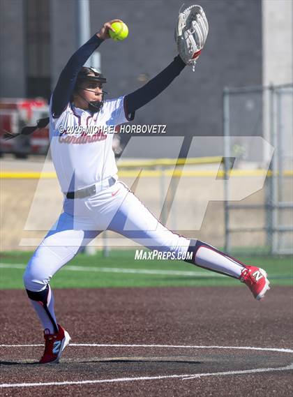 Thumbnail 2 in John Paul II vs. Aledo photogallery.