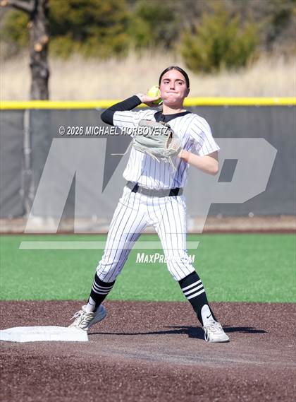 Thumbnail 3 in John Paul II vs. Aledo photogallery.
