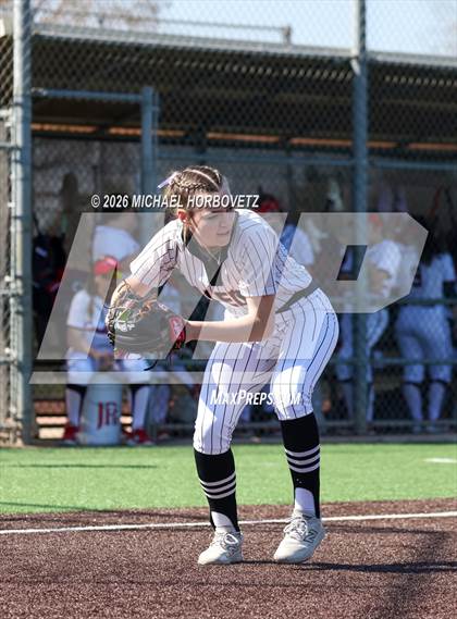 Thumbnail 1 in John Paul II vs. Aledo photogallery.