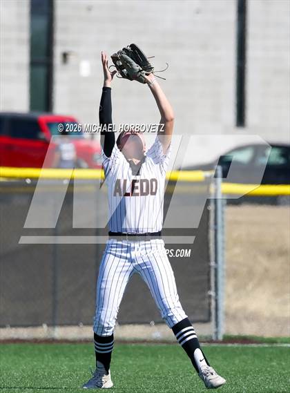 Thumbnail 1 in John Paul II vs. Aledo photogallery.