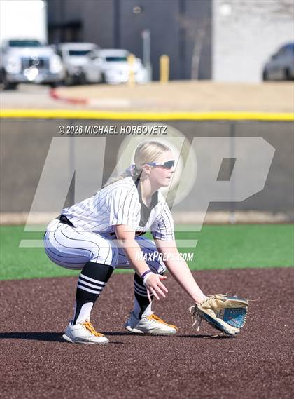 Thumbnail 2 in John Paul II vs. Aledo photogallery.