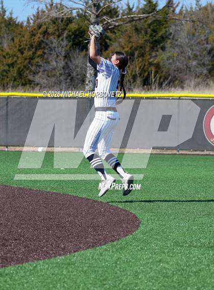 Thumbnail 3 in John Paul II vs. Aledo photogallery.