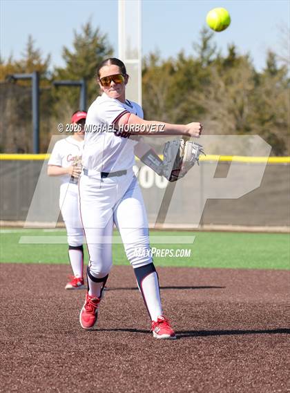 Thumbnail 1 in John Paul II vs. Aledo photogallery.
