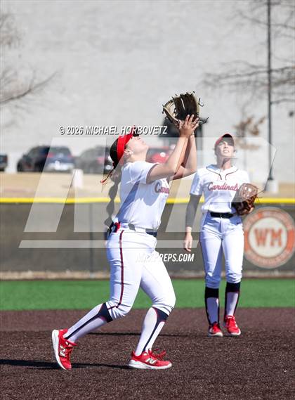 Thumbnail 1 in John Paul II vs. Aledo photogallery.