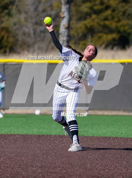 Thumbnail 1 in John Paul II vs. Aledo photogallery.