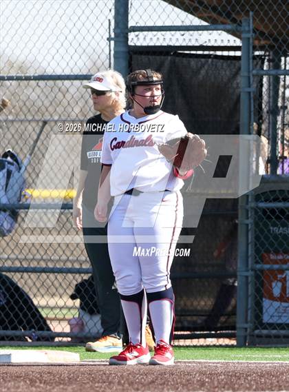 Thumbnail 2 in John Paul II vs. Aledo photogallery.