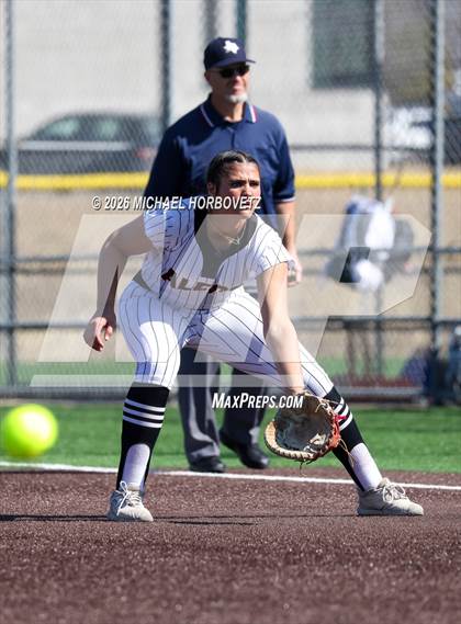 Thumbnail 1 in John Paul II vs. Aledo photogallery.