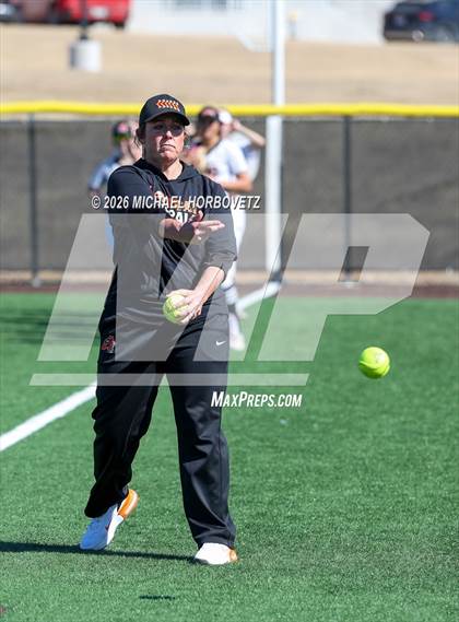 Thumbnail 3 in John Paul II vs. Aledo photogallery.