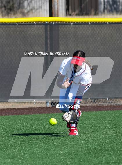 Thumbnail 2 in John Paul II vs. Aledo photogallery.