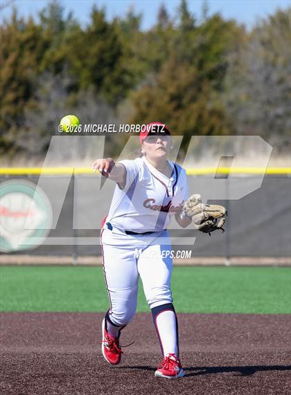 Thumbnail 2 in John Paul II vs. Aledo photogallery.