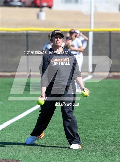 Thumbnail 2 in John Paul II vs. Aledo photogallery.