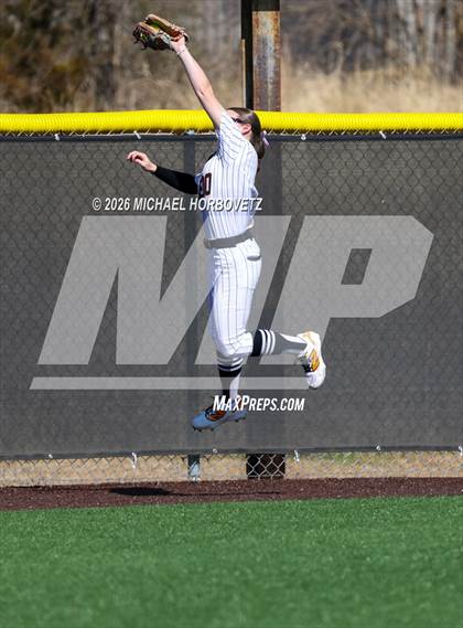 Thumbnail 2 in John Paul II vs. Aledo photogallery.