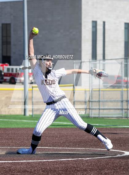 Thumbnail 1 in John Paul II vs. Aledo photogallery.