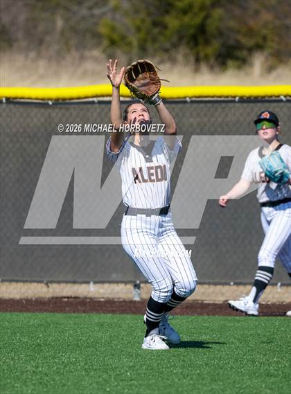 Thumbnail 1 in John Paul II vs. Aledo photogallery.