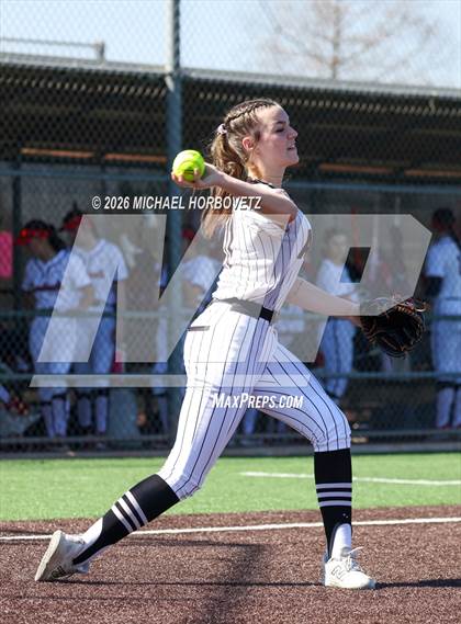 Thumbnail 1 in John Paul II vs. Aledo photogallery.