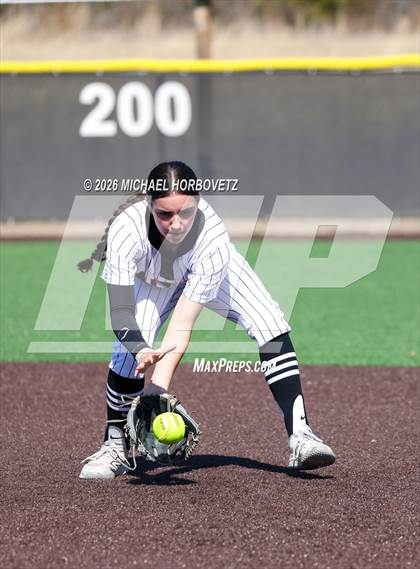 Thumbnail 3 in John Paul II vs. Aledo photogallery.