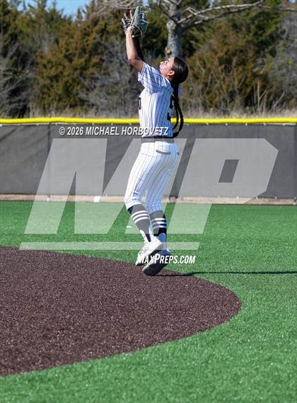 Thumbnail 2 in John Paul II vs. Aledo photogallery.