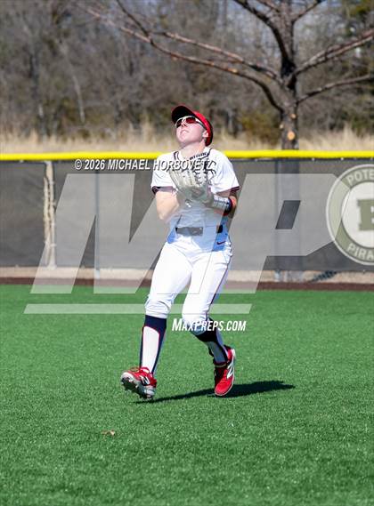 Thumbnail 2 in John Paul II vs. Aledo photogallery.