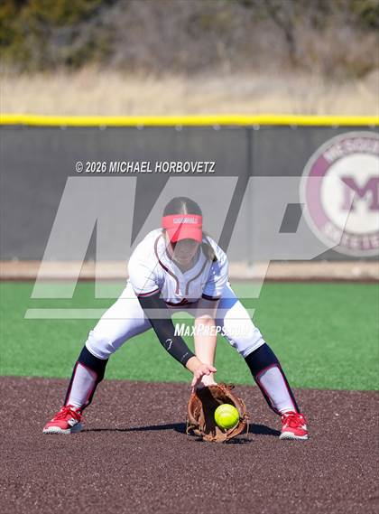 Thumbnail 2 in John Paul II vs. Aledo photogallery.