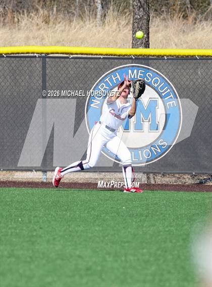 Thumbnail 2 in John Paul II vs. Aledo photogallery.