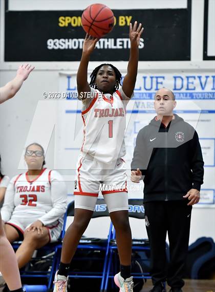 Thumbnail 1 in Vista del Lago vs. Lincoln (50th Dorothy Speck Memorial) photogallery.