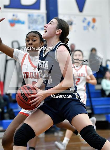 Thumbnail 2 in Vista del Lago vs. Lincoln (50th Dorothy Speck Memorial) photogallery.